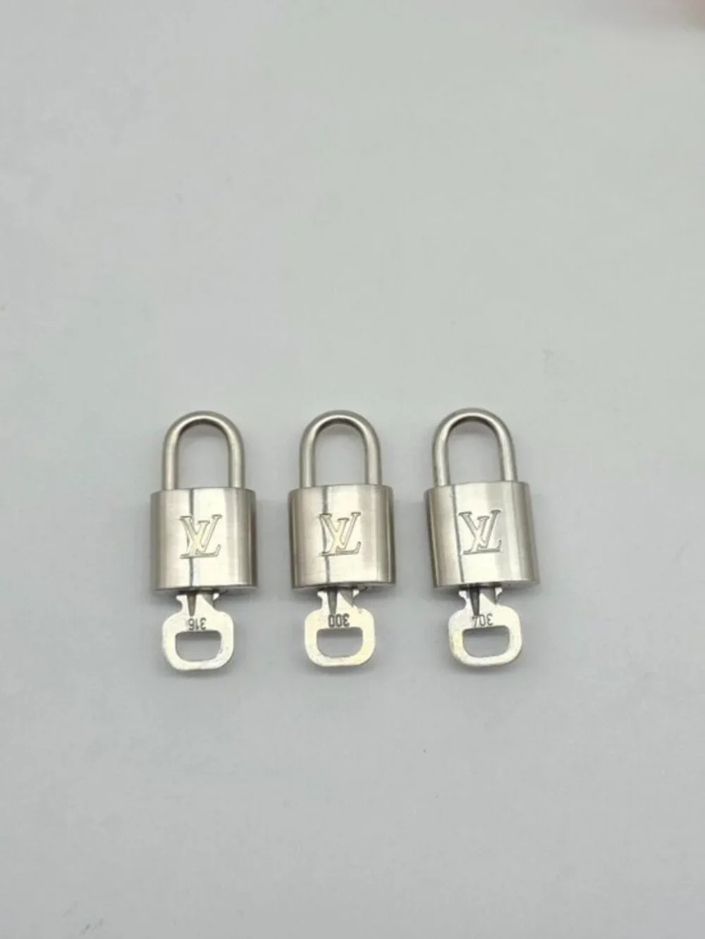 Authentic 1 Louis Vuitton Silver Padlock Lock & 1 Key LV Bag Luggage Accessory